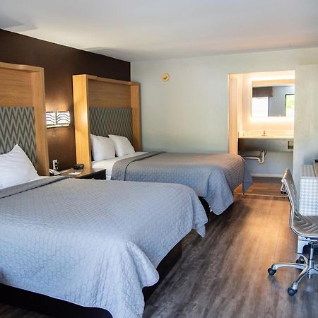 Columbus Inn And Suites Kültér fotó