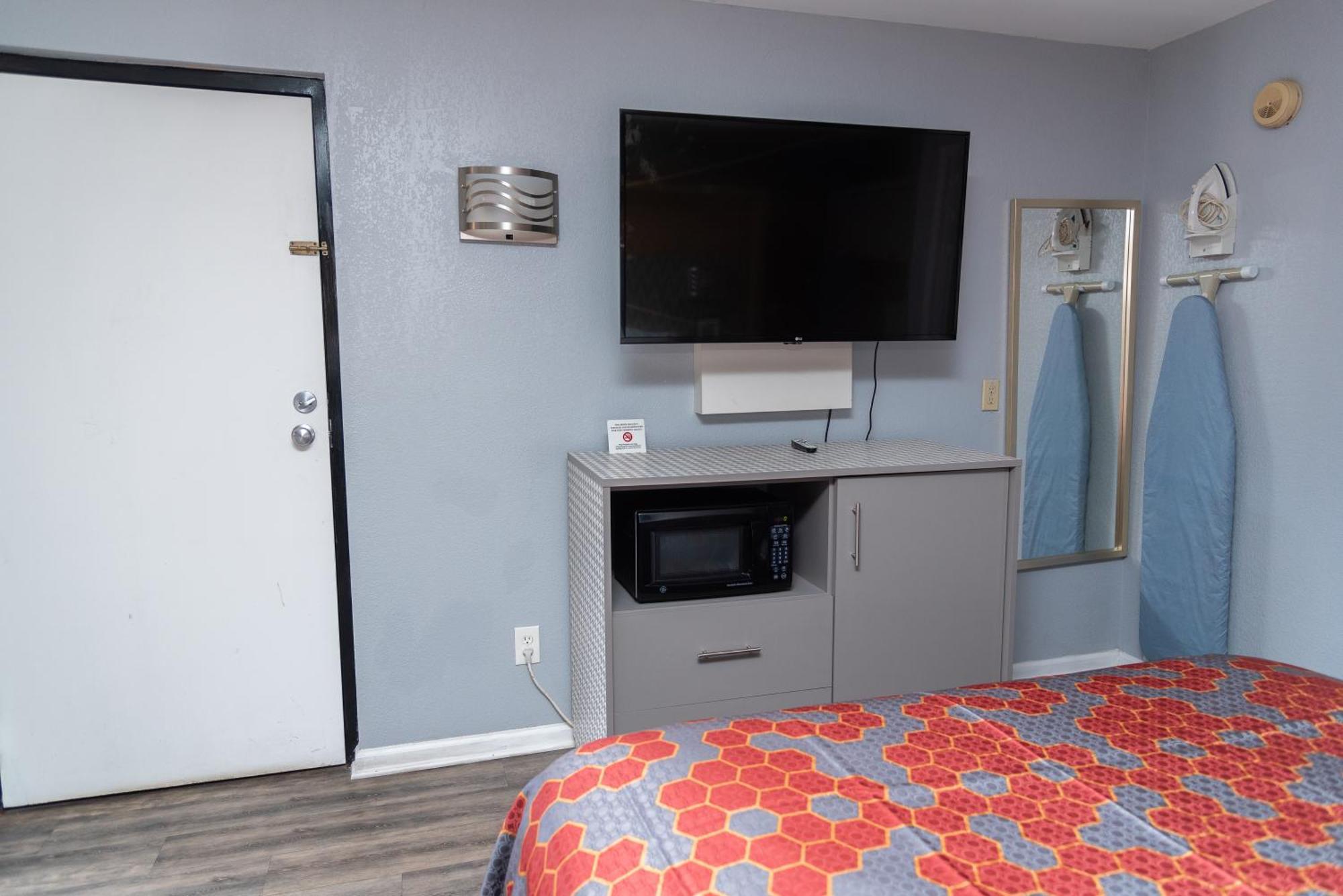 Columbus Inn And Suites Kültér fotó