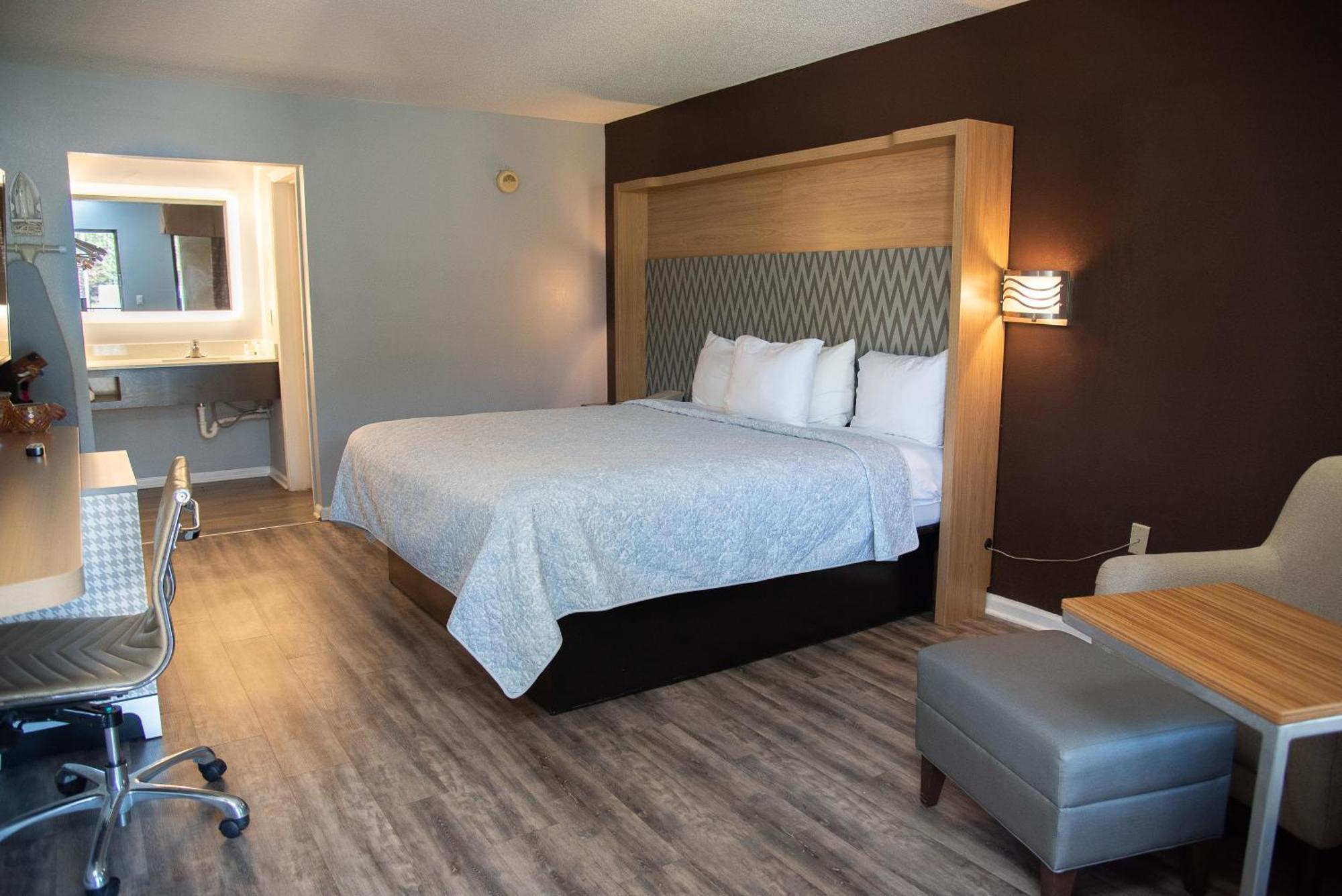 Columbus Inn And Suites Kültér fotó