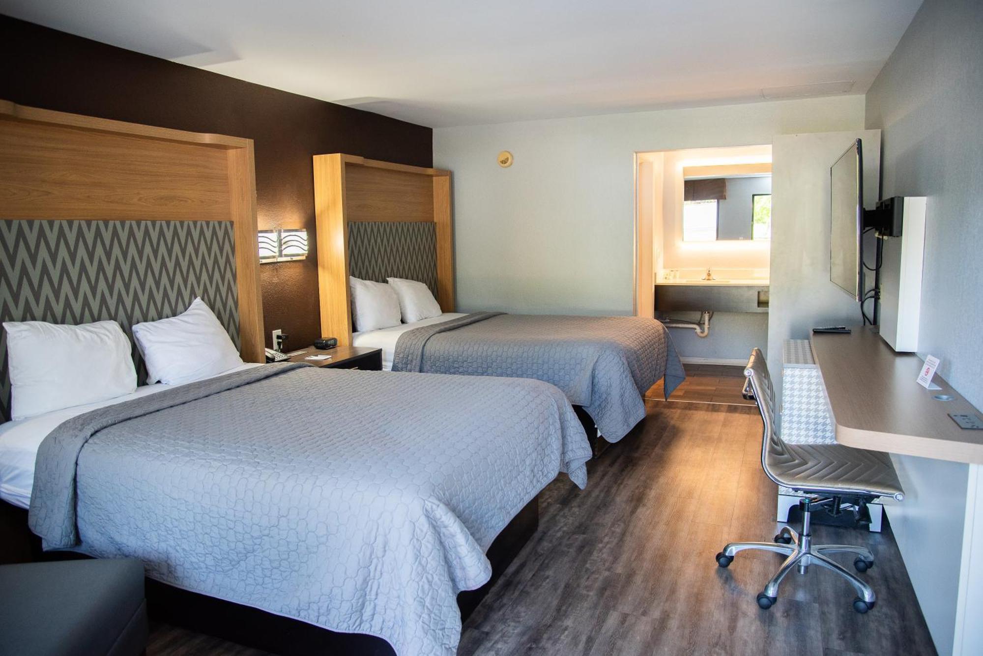 Columbus Inn And Suites Kültér fotó